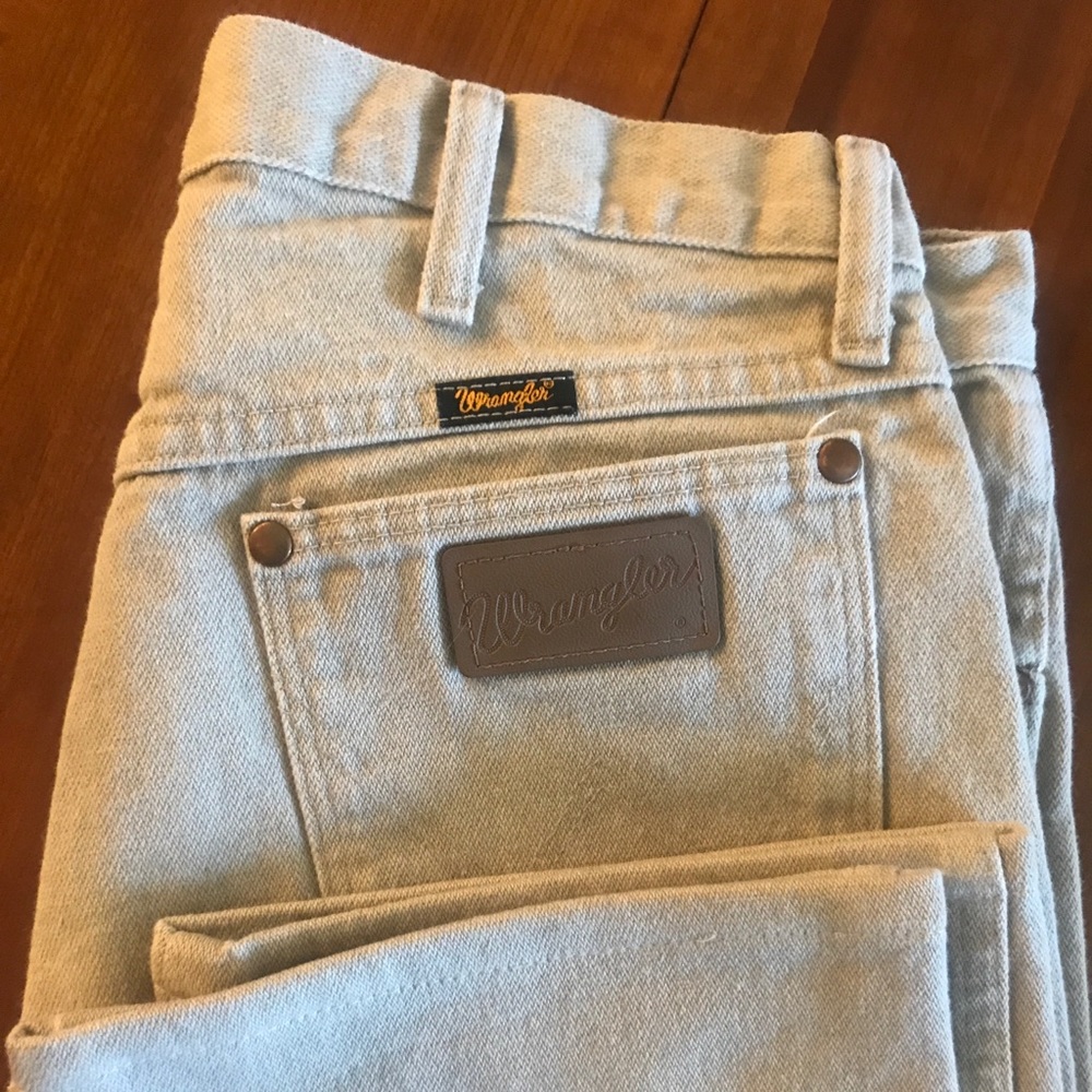 Khaki Wranglers! - Picture 1 of 8